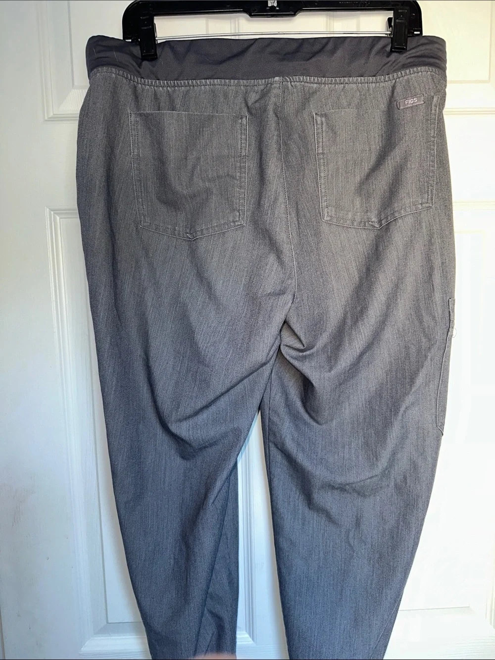Figs Men's Gray Jogger Scrub Pants & Top Set - Charcoal Gray